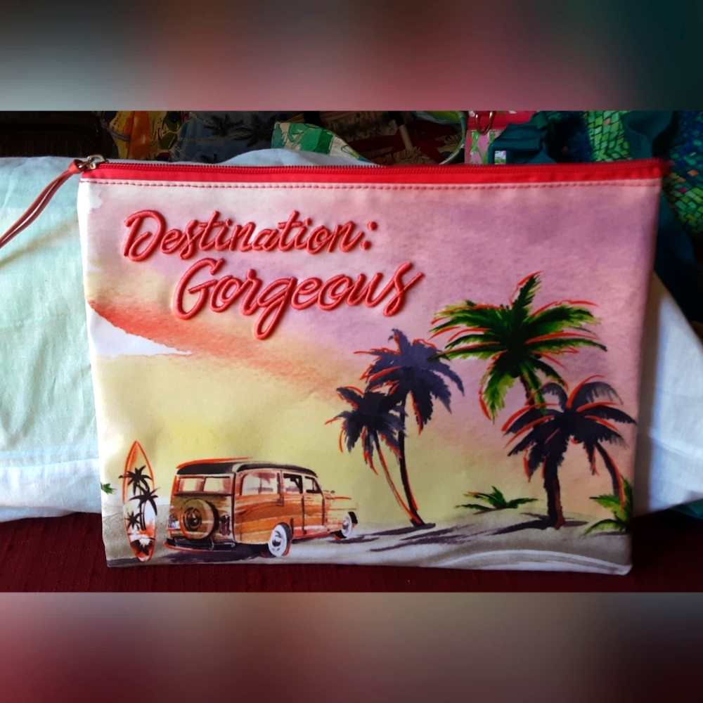 RARE New Merle Norman Large Zip Pouch